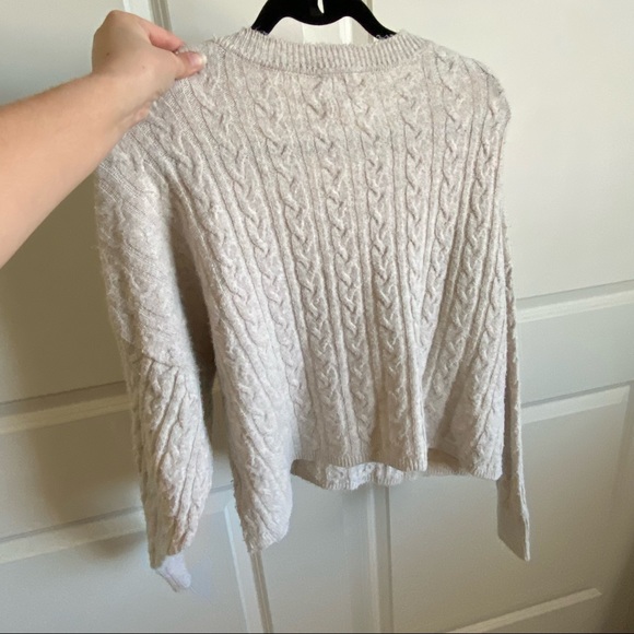 Women’s Cropped Sweater - Picture 3 of 5